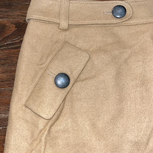 Club Monaco tan Skirt with buttons. Classic timeless style - Picture 2 of 4